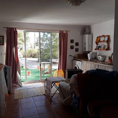 2-Bed Apartment - Sleeps 3 - Parking - Near Албокс Екстериор снимка