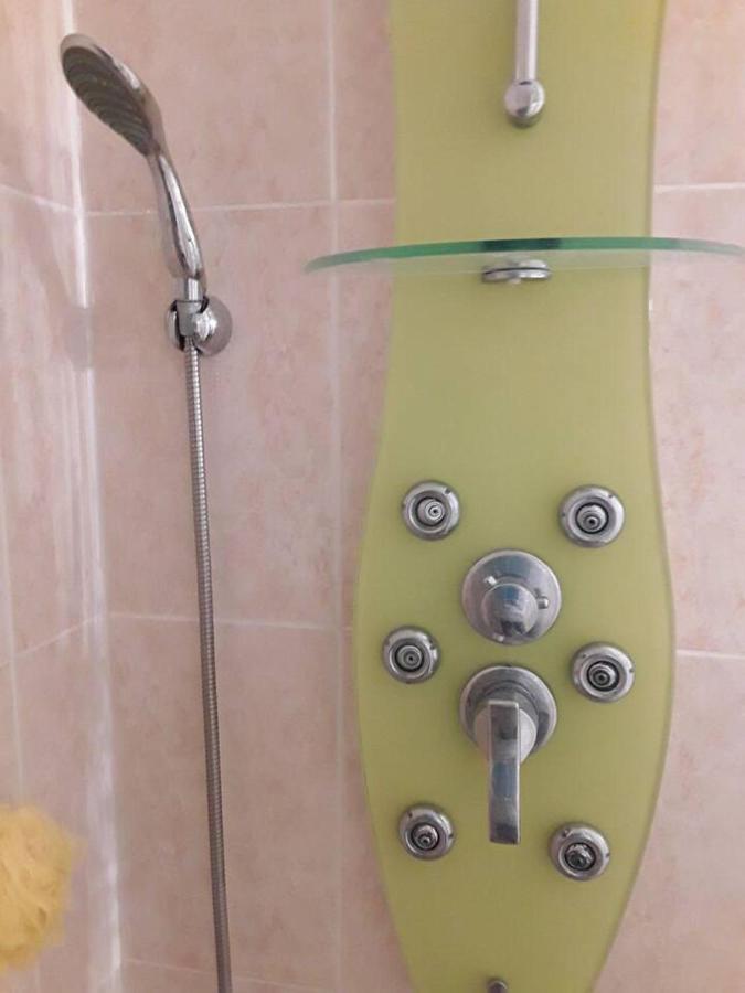 2-Bed Apartment - Sleeps 3 - Parking - Near Албокс Екстериор снимка